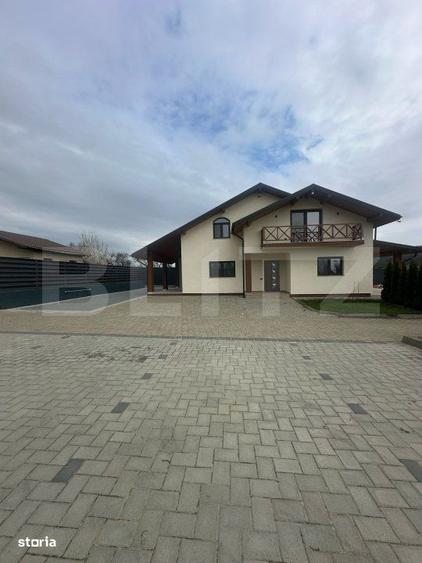 Casă cu 4 camere în Pătrăuți