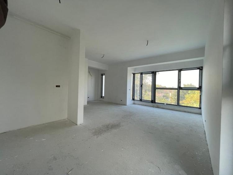 Apartament cu 3 camere decomandat în Bucureștii Noi