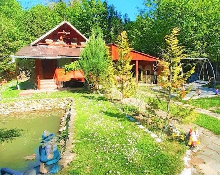 Casă cu 4 camere în Vălișoara