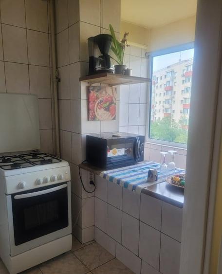 Garsoniera, renovata, mobilata ?i utilata Tineretului sup. 31 mp, - 9