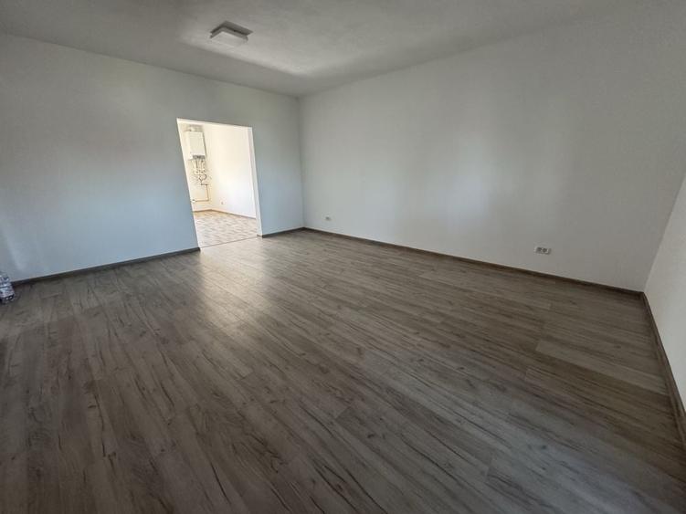 Casă cu 3 camere cu Teren 550 Mp în Giarmata