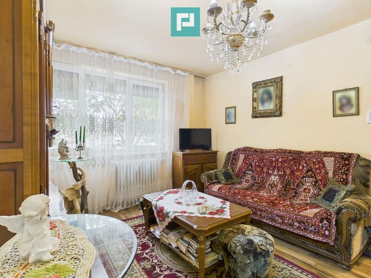 Apartament cu 3 camere semidecomandat în P-ța Gării