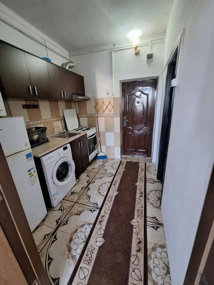 Garsonieră decomandată în Central
