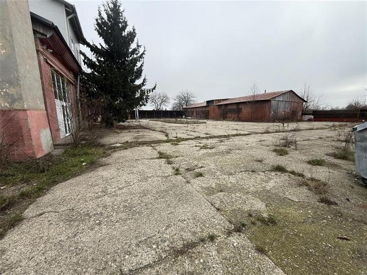 Spațiu industrial, de 900 mp, în Șerbănești