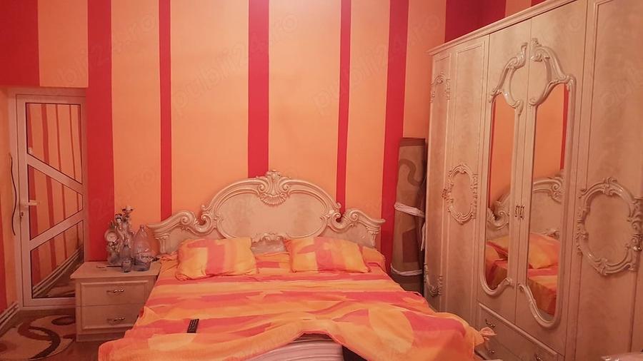 Casă cu 5 camere cu Teren 250 Mp în Chercea