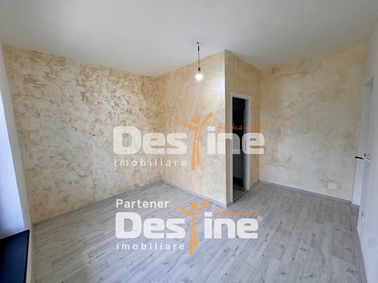 Casă individuală cu 4 camere cu Canalizare în Deal