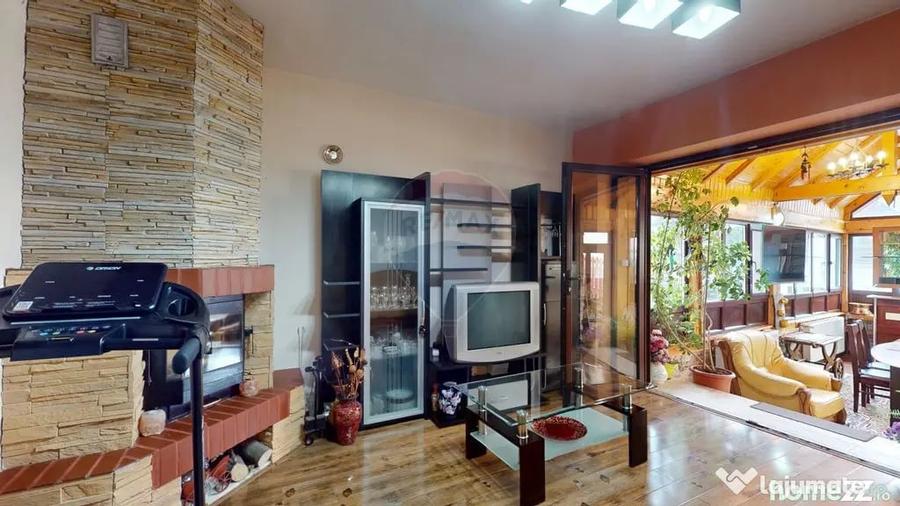Casă cu 7 camere cu Teren 286 Mp în Platoul Izvor