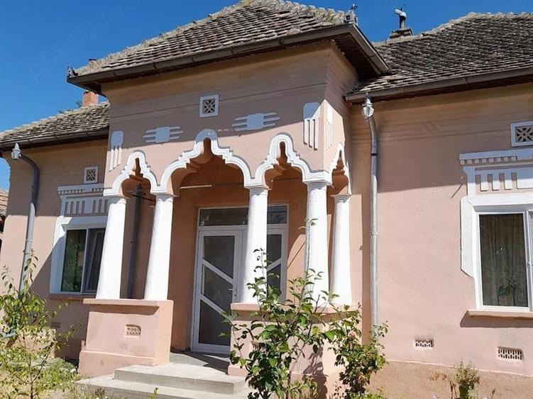 Casă individuală cu 4 camere cu Teren 3000 Mp în Rast
