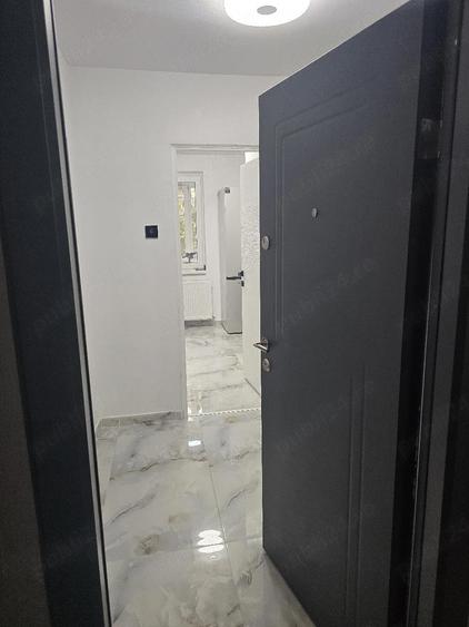 Apartament cu 3 camere decomandat în Dâmbovița