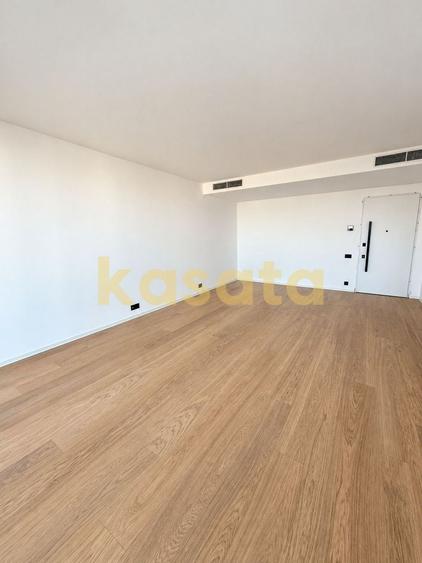 Apartament cu 3 camere semidecomandat în Barbu Văcărescu