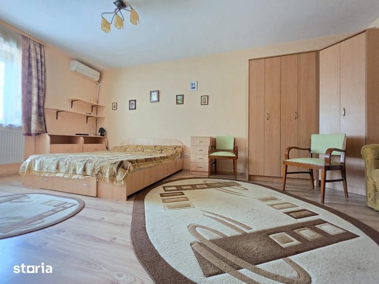 Casă cu 6 camere cu Teren 1250 Mp în Chiajna