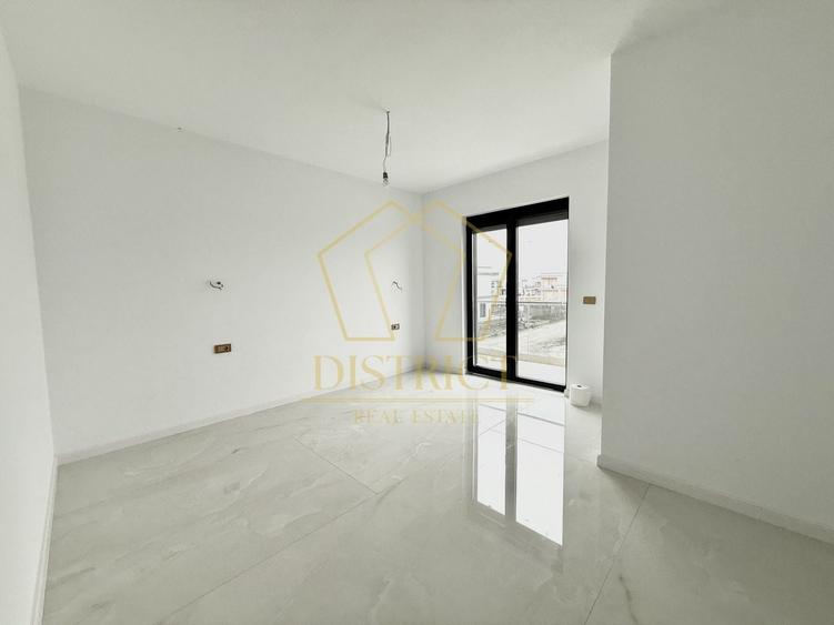 Duplex cu 4 camere cu Canalizare în Covaci
