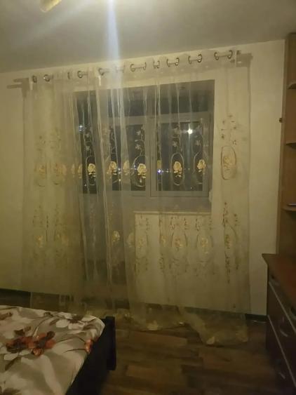 Garsonieră decomandată în Tei