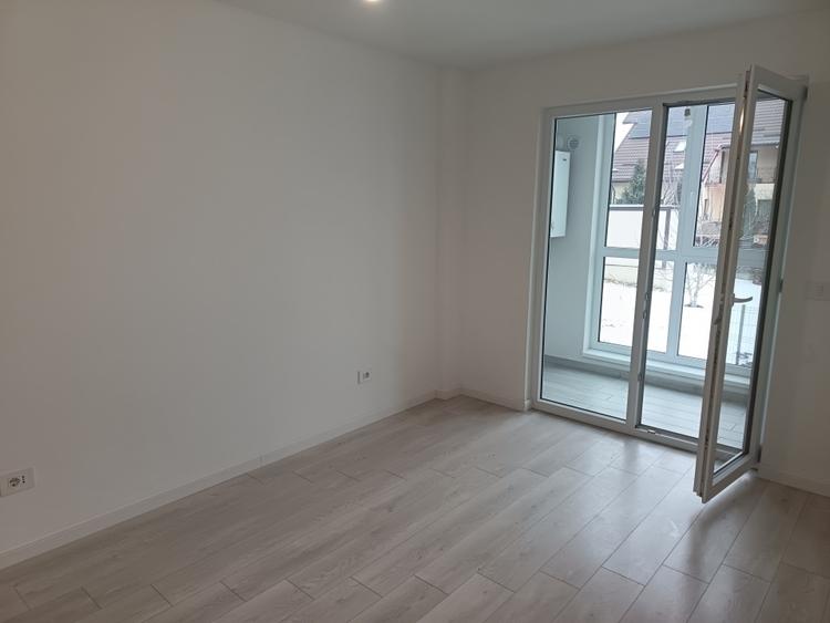 Apartament cu 2 camere decomandat în Rediu