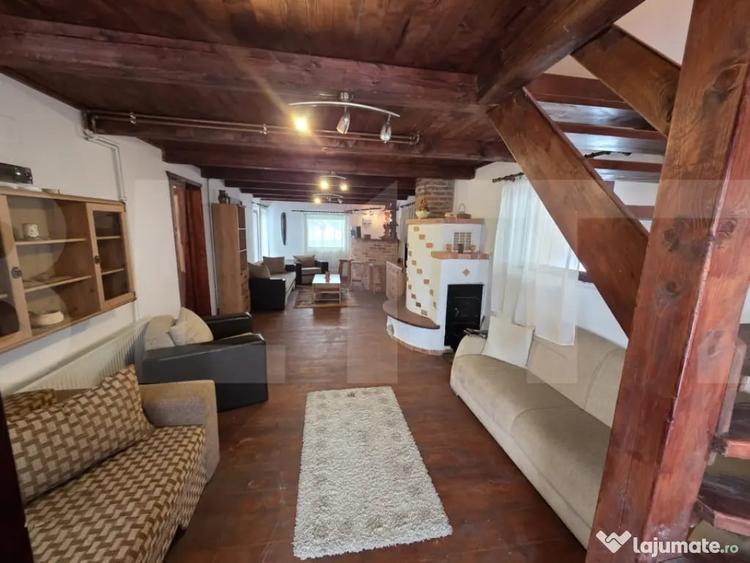 Casă cu 7 camere cu Teren 1384 Mp în Cernat