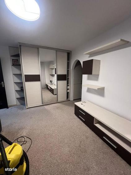 Apartament cu 2 camere decomandat, mobilat în Ferentari