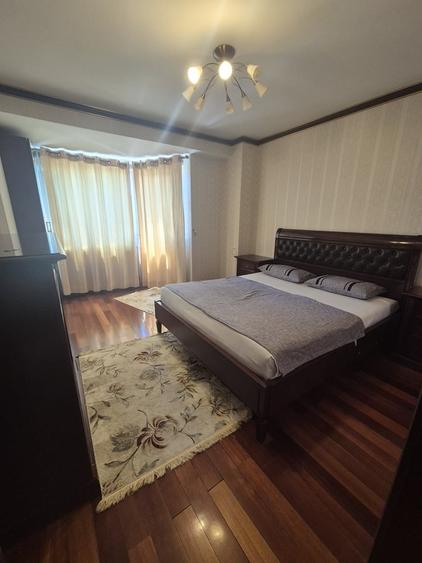 Apartament cu 4 camere decomandat în Decebal
