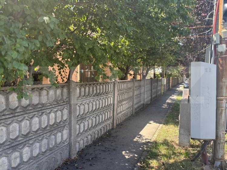 Casă individuală cu 4 camere cu Canalizare în Mehala