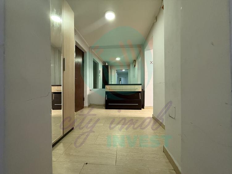 Apartament cu 4 camere decomandat, mobilat în Calea Călărașilor