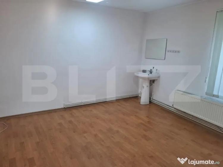 Spațiu comercial, de 25 mp, în Central