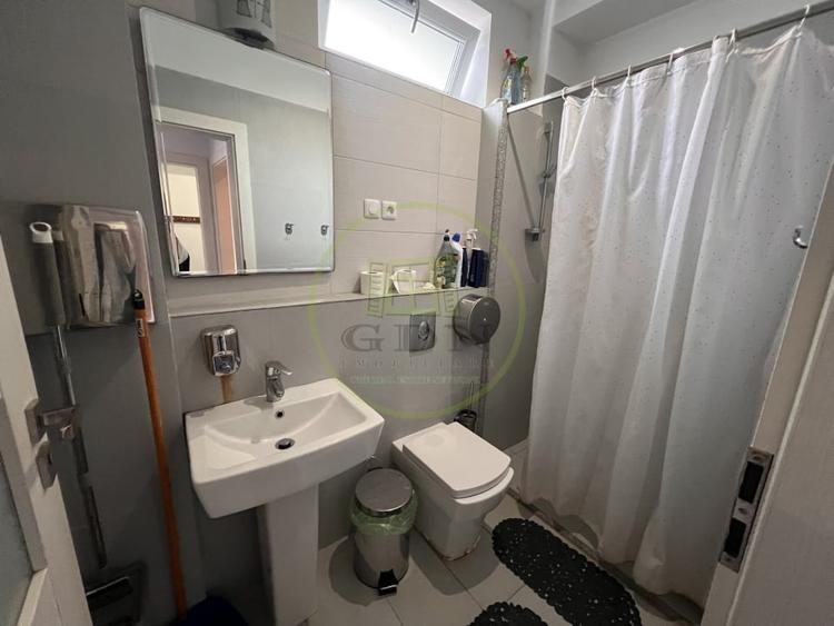 Spațiu comercial, de 82.360000610352 mp, în Brazda lui Novac