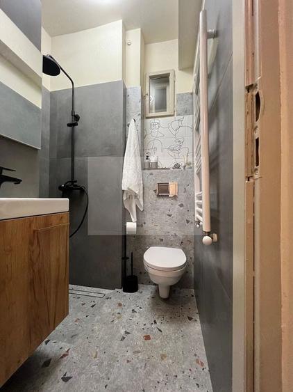 Apartament cu 2 camere decomandat, mobilat în Central