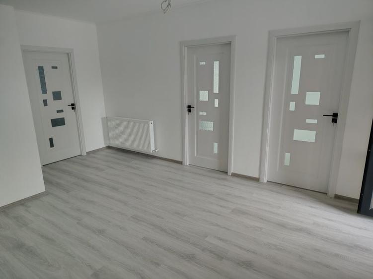 Casă cu 4 camere cu Teren 550 Mp în Braniștea