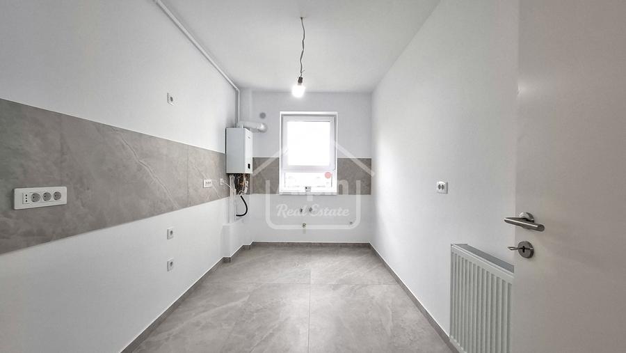 Apartament cu 2 camere decomandat în Tractorul
