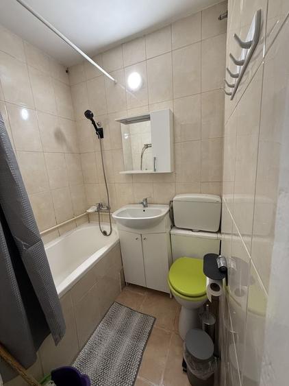 Apartament cu 2 camere decomandat în Exterior Vest