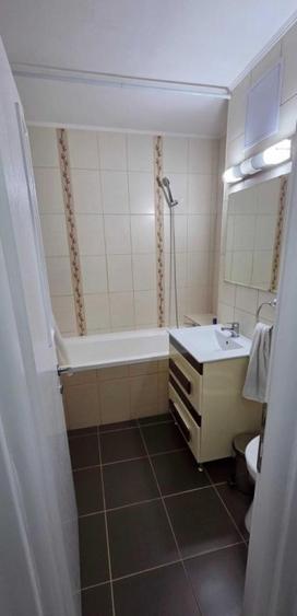 Apartament cu 4 camere semidecomandat, mobilat în Lujerului