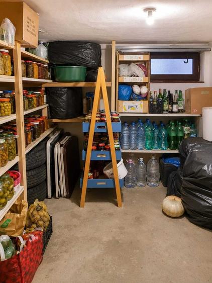 Apartament cu 3 camere decomandat în Valea Adâncă