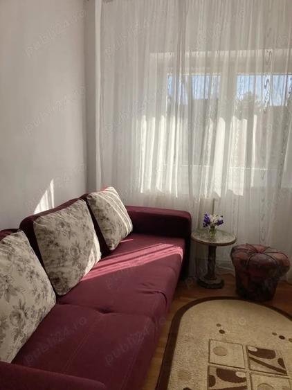 Apartament cu 3 camere semidecomandat în 1 Decembrie