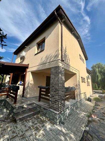 Casă cu 4 camere în Corbeanca