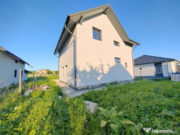 Casă cu 3 camere cu Teren 500 Mp în Lunca Cetățuii