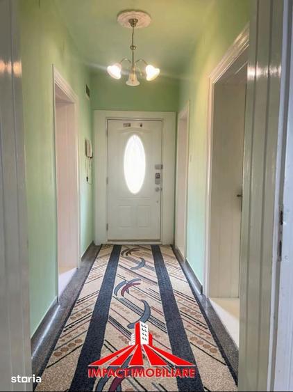 Casă cu 6 camere cu Teren 1745 Mp în Aradul Nou