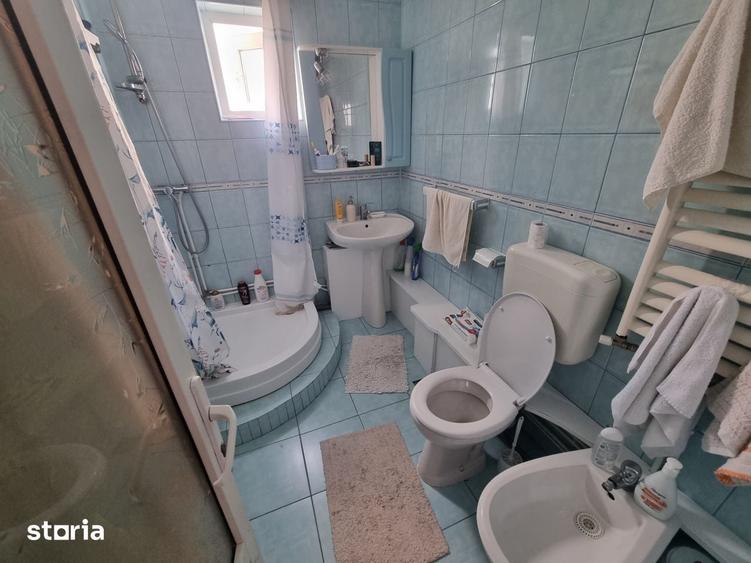 Apartament cu 3 camere decomandat în Mioriței