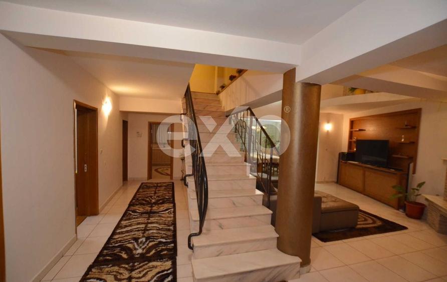Casă individuală cu 7 camere cu Teren 690 Mp în Găvana