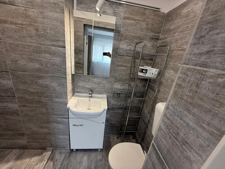 Crangasi - 3  minute Metrou - Garsoniera  suprafta 45 mp - Bloc Nou + piscina - 7