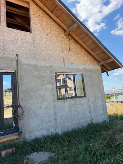 Casă cu 3 camere cu Teren 500 Mp în Secuia