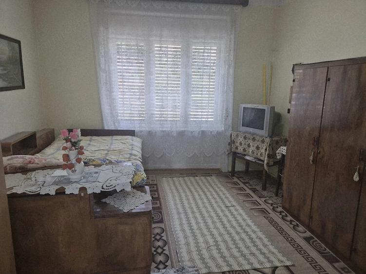 Casă cu 4 camere cu Teren 250 Mp în Muncitoresc