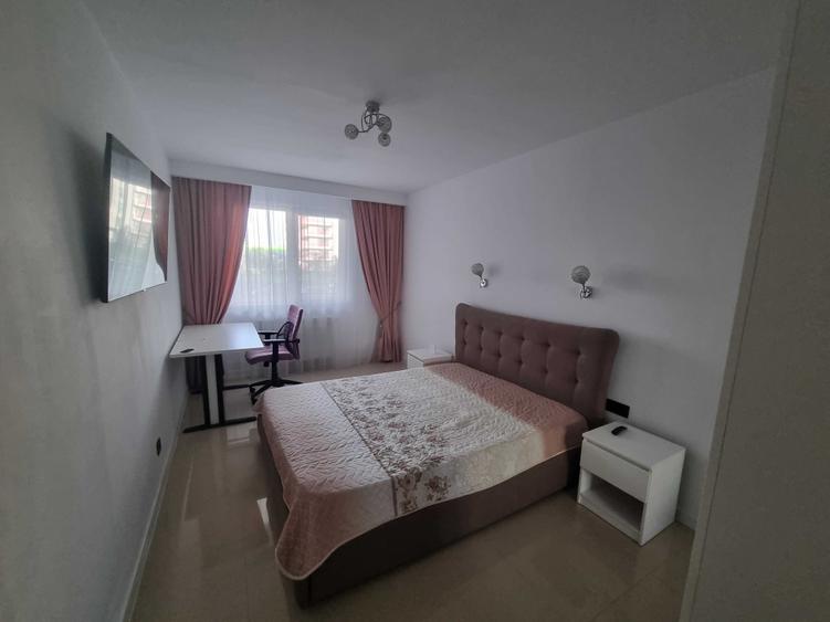 Apartament cu 3 camere semidecomandat în Florești