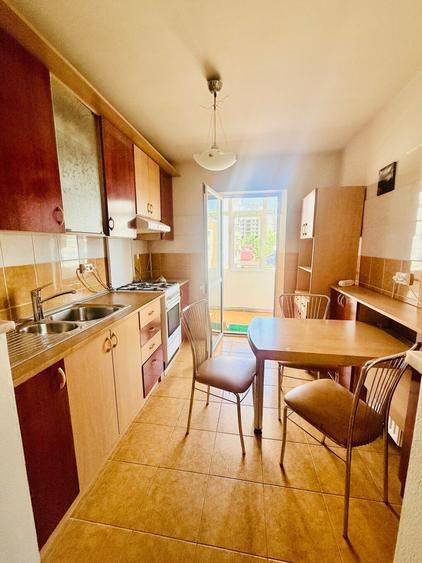 Apartament cu 3 camere decomandat, mobilat în Păcurari