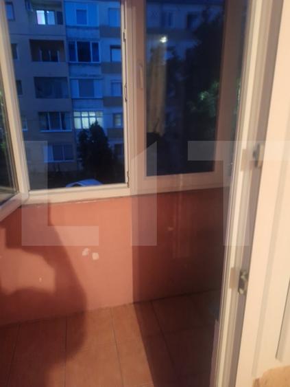Apartament cu 3 camere semidecomandat, mobilat în Lugoj
