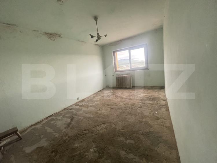 Apartament cu 3 camere decomandat în Sud