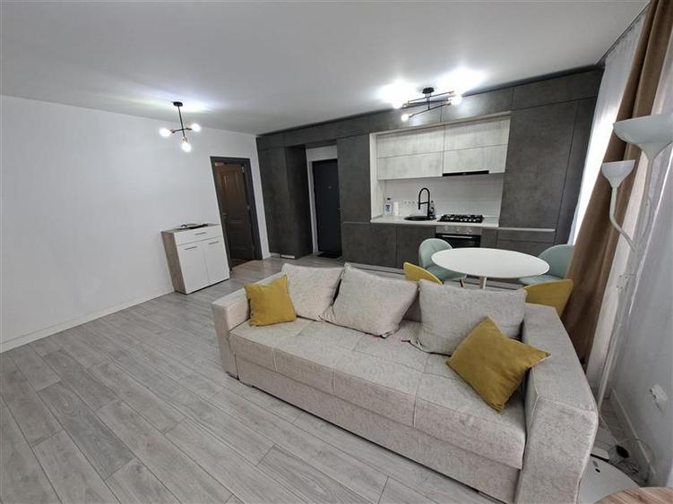 Apartament cu 3 camere circular, mobilat în Iris