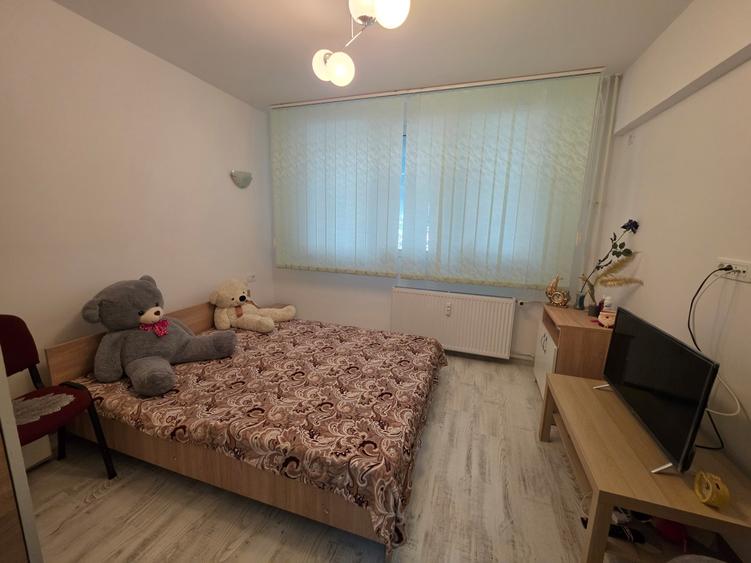 Apartament cu 2 camere semidecomandat în Giurgiului