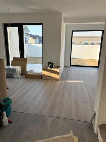 Duplex cu 4 camere cu Canalizare în Moșnița Veche