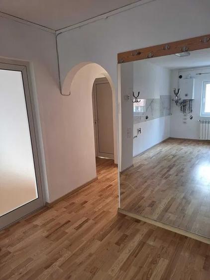 Apartament cu 4 camere decomandat în Zorilor