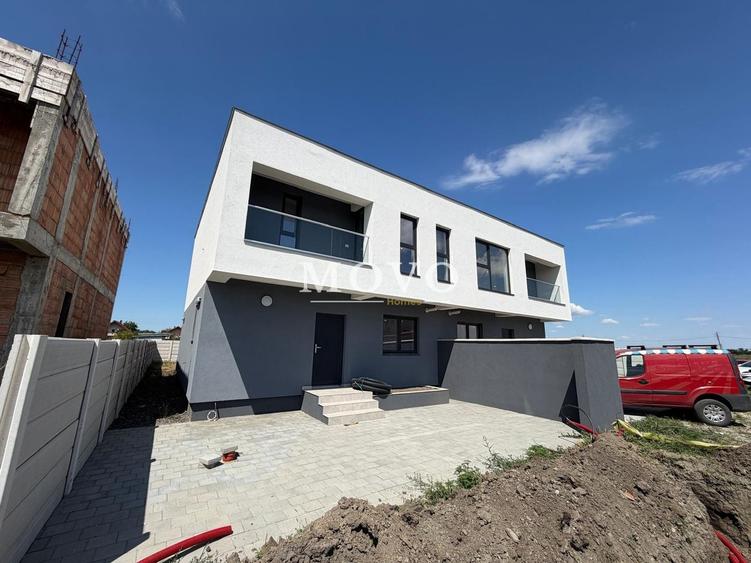 Duplex cu 4 camere cu Teren 250 Mp în Săcălaz