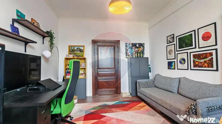 Apartament cu 3 camere decomandat în Jiului